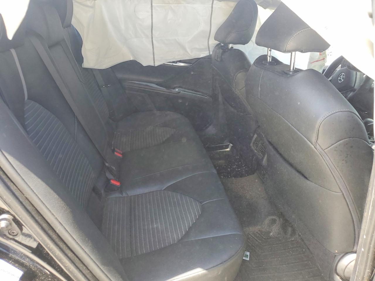 2018 TOYOTA CAMRY SE photo 10