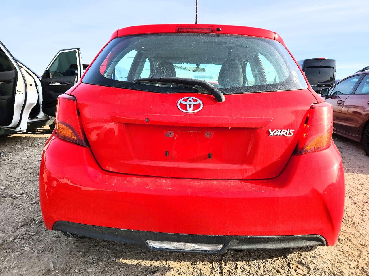 2015 TOYOTA YARIS 5-DOOR L photo 11