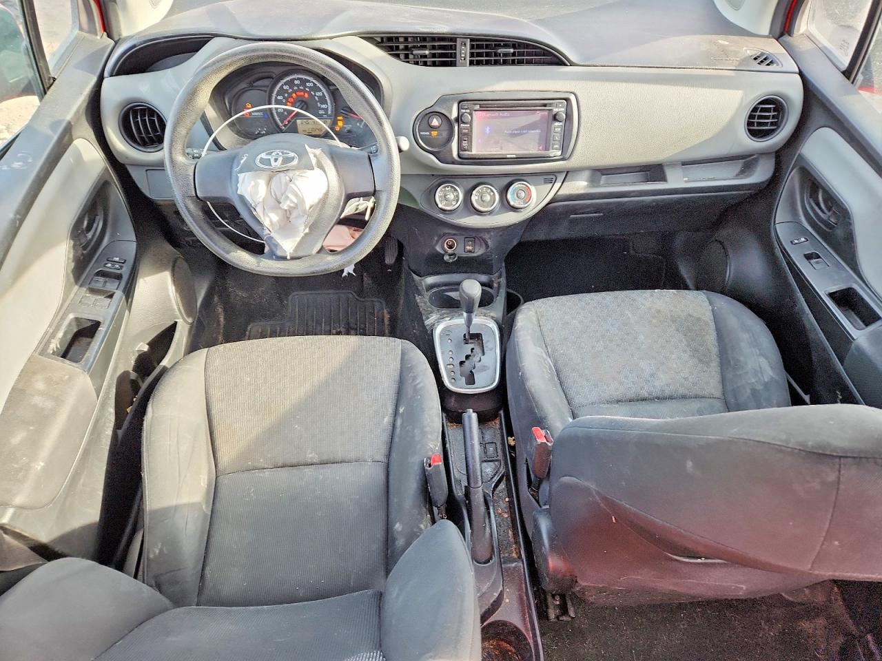 2015 TOYOTA YARIS 5-DOOR L photo 15