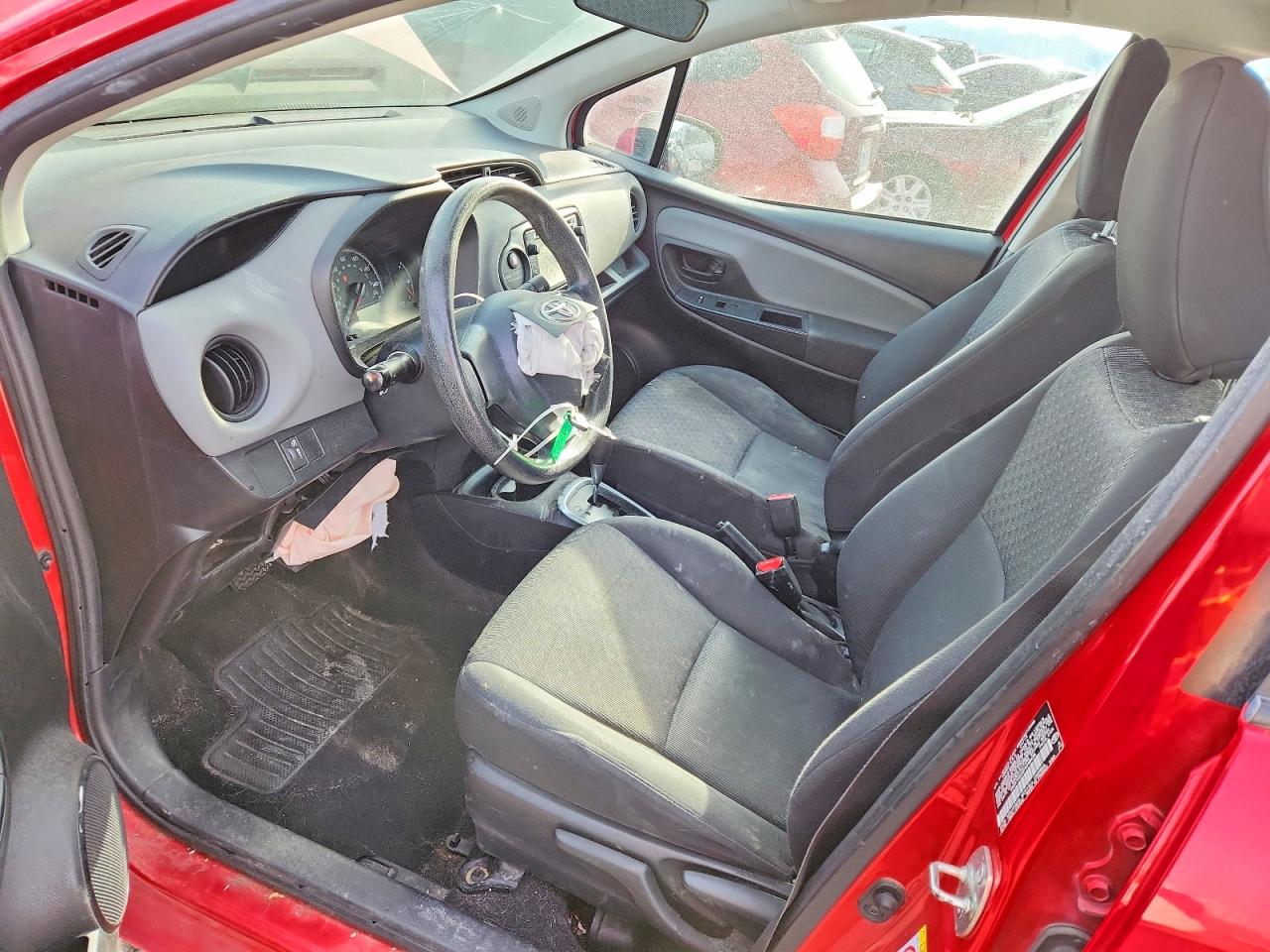 2015 TOYOTA YARIS 5-DOOR L photo 13