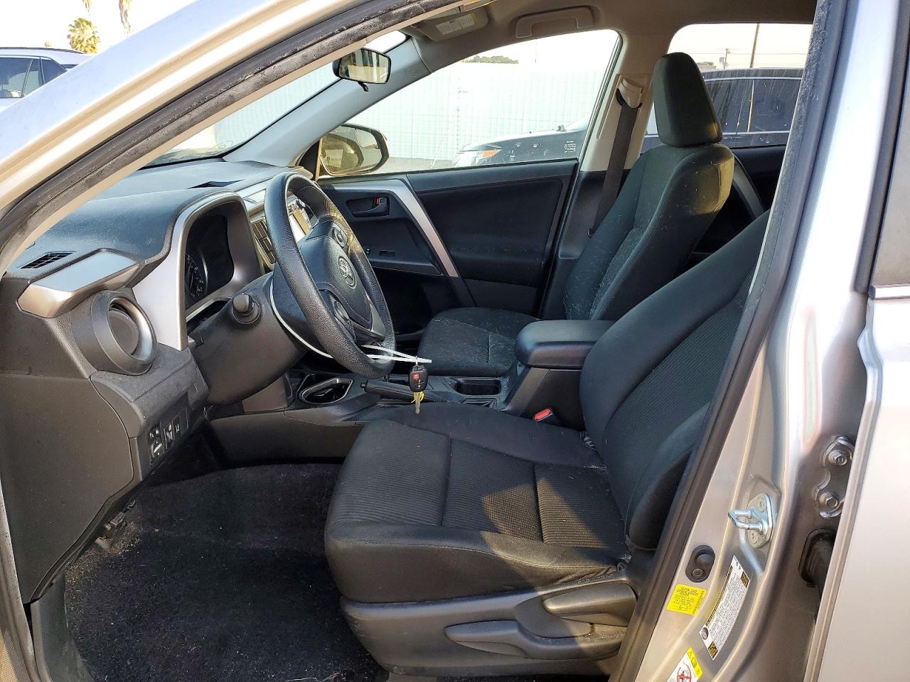 2018 TOYOTA RAV4 LE photo 13
