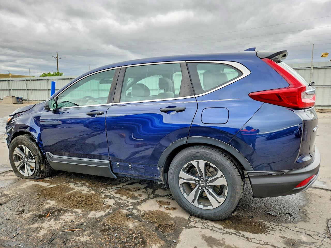 2018 HONDA CR-V LX photo 3