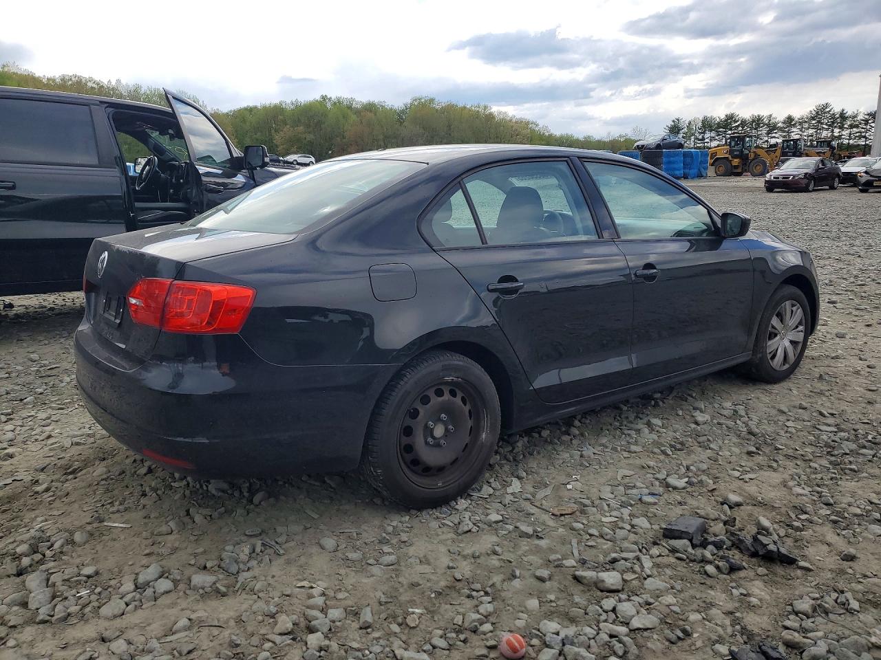 2014 VOLKSWAGEN JETTA BASE photo 3