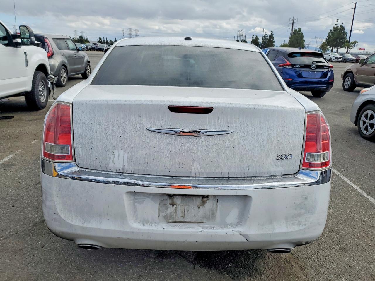2014 CHRYSLER 300 BASE photo 16