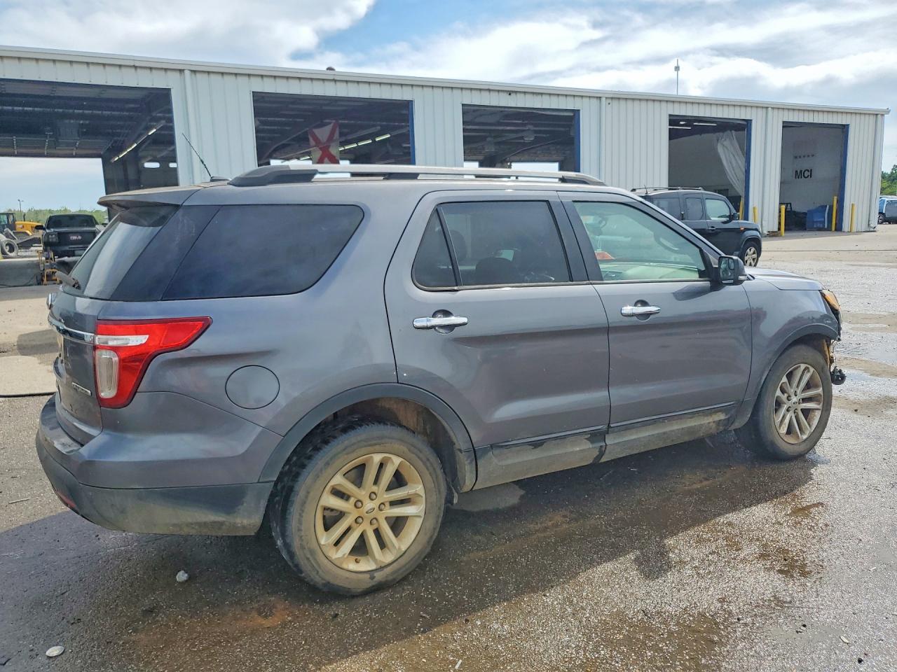 2013 FORD EXPLORER XLT photo 3