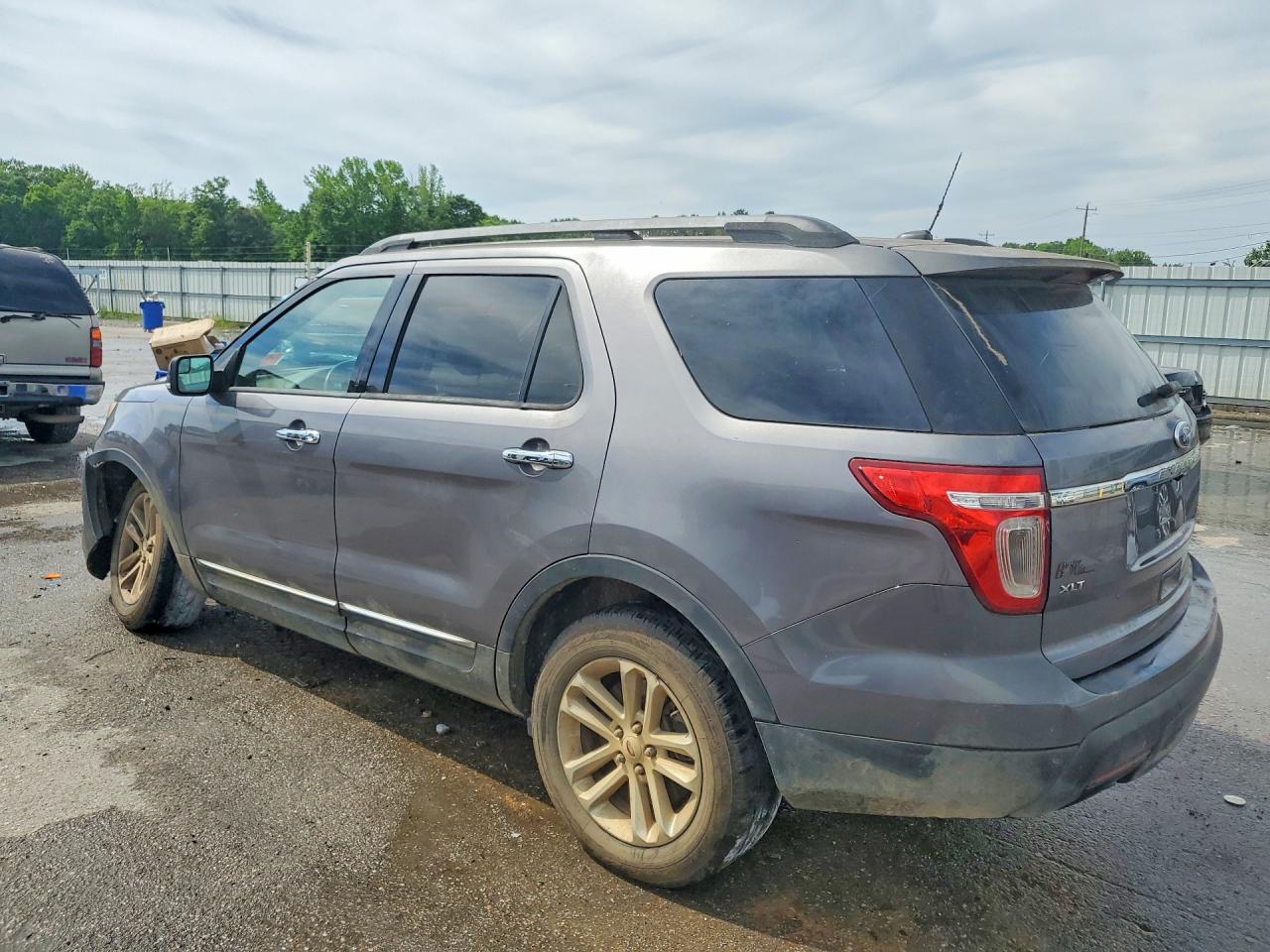 2013 FORD EXPLORER XLT photo 2