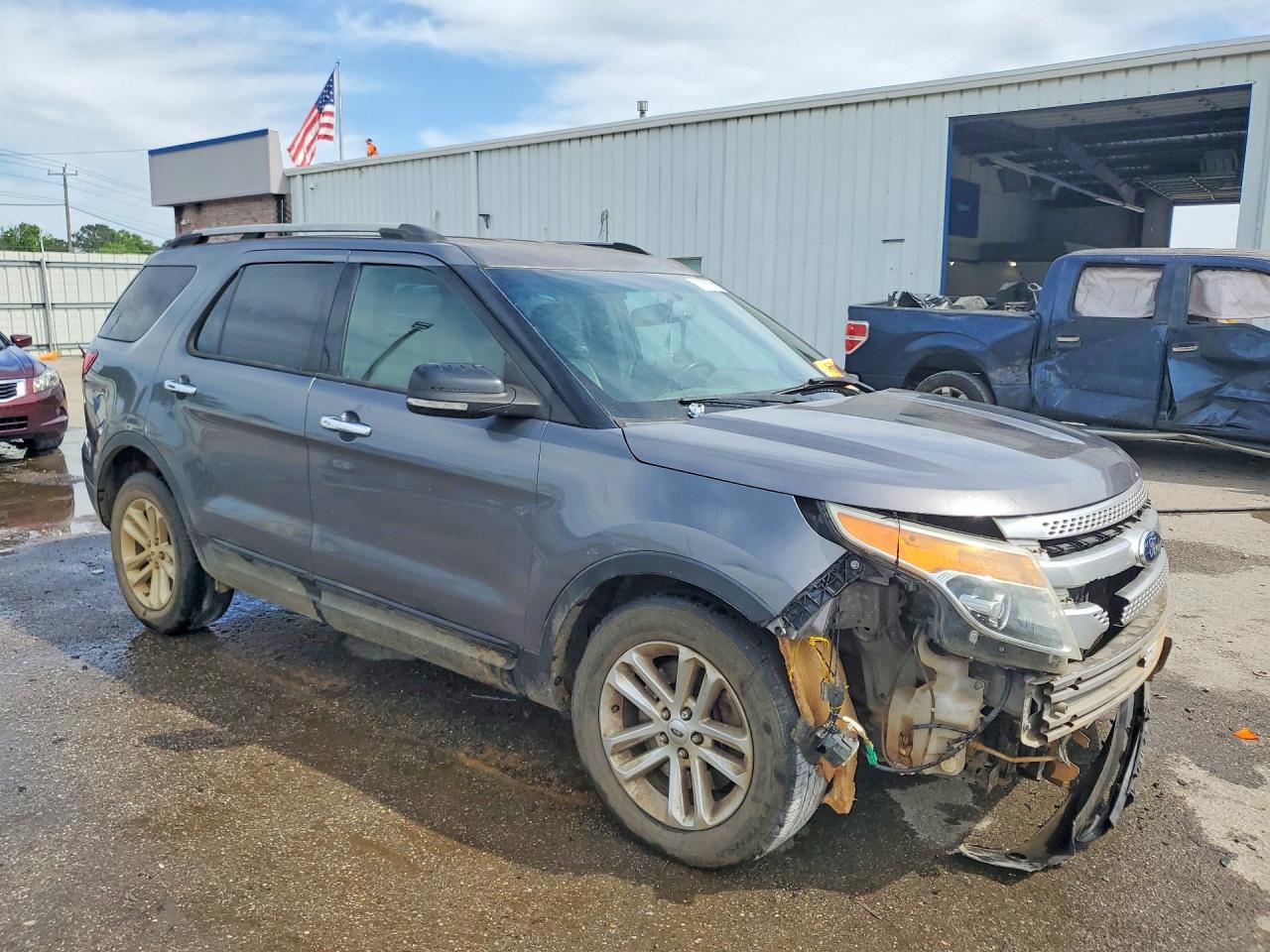 2013 FORD EXPLORER XLT photo 4