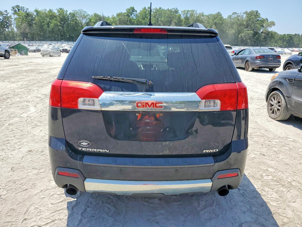 2013 GMC TERRAIN SLT photo 11
