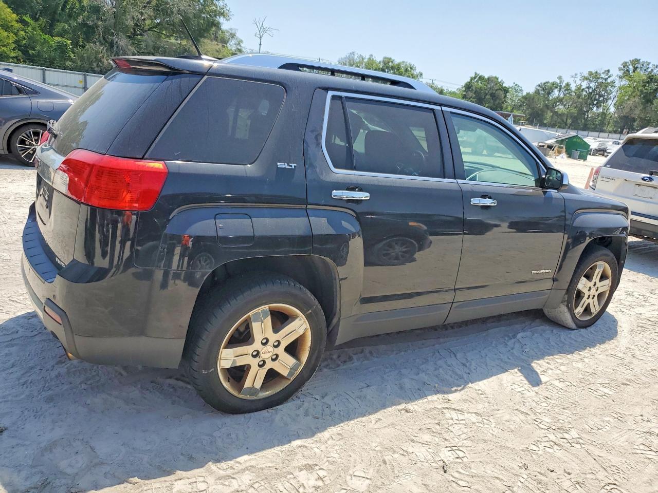 2013 GMC TERRAIN SLT photo 5