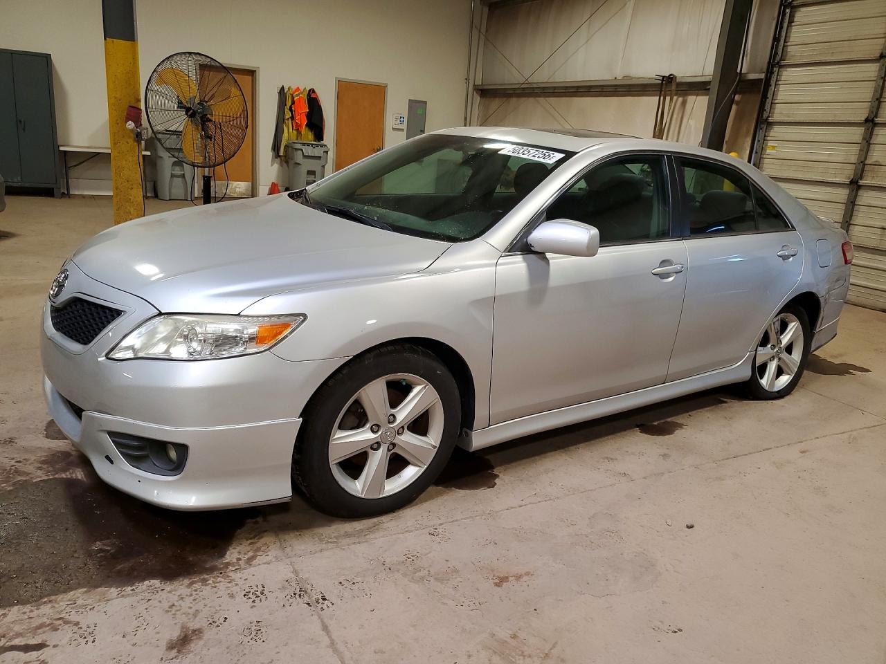 2011 TOYOTA CAMRY
