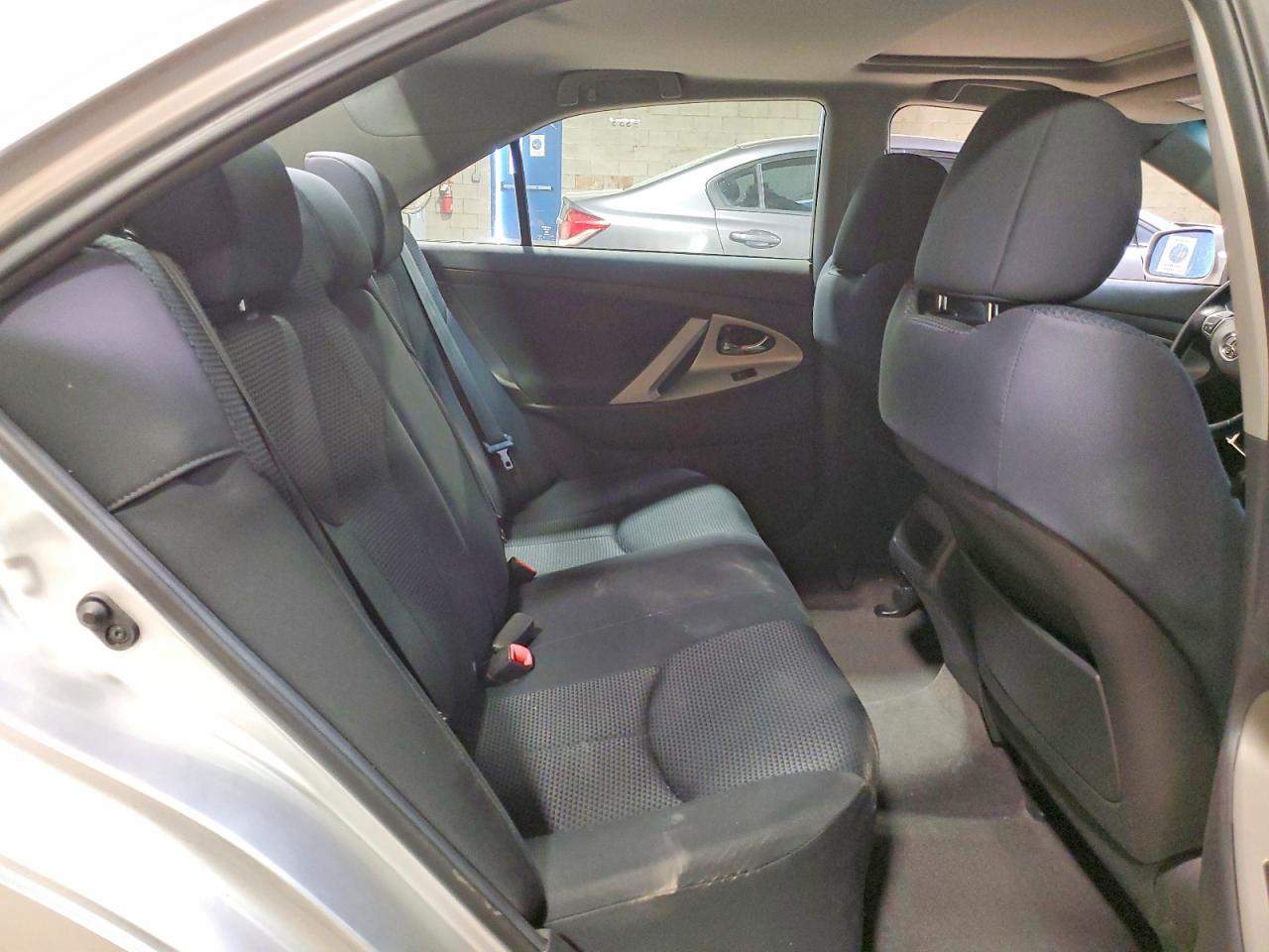 2011 TOYOTA CAMRY SE photo 19