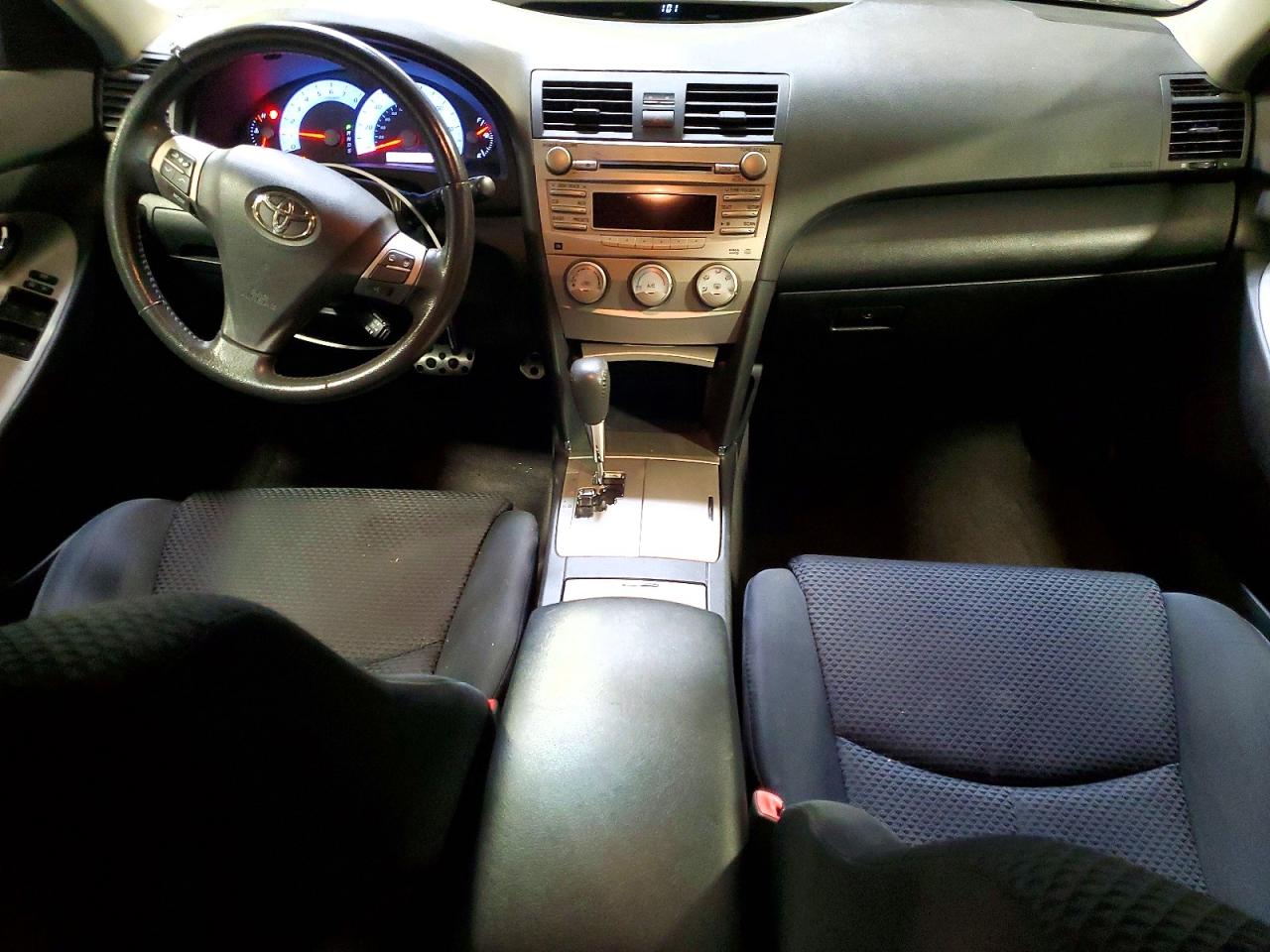 2011 TOYOTA CAMRY SE photo 15