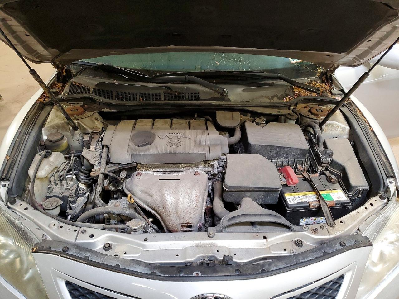 2011 TOYOTA CAMRY SE photo 21