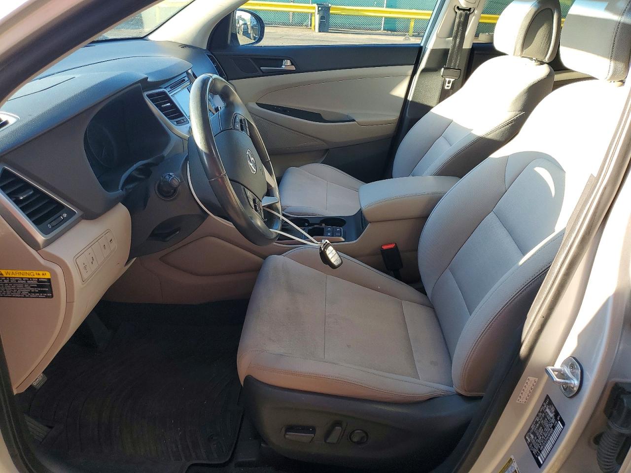 2017 HYUNDAI TUCSON VALUE photo 13