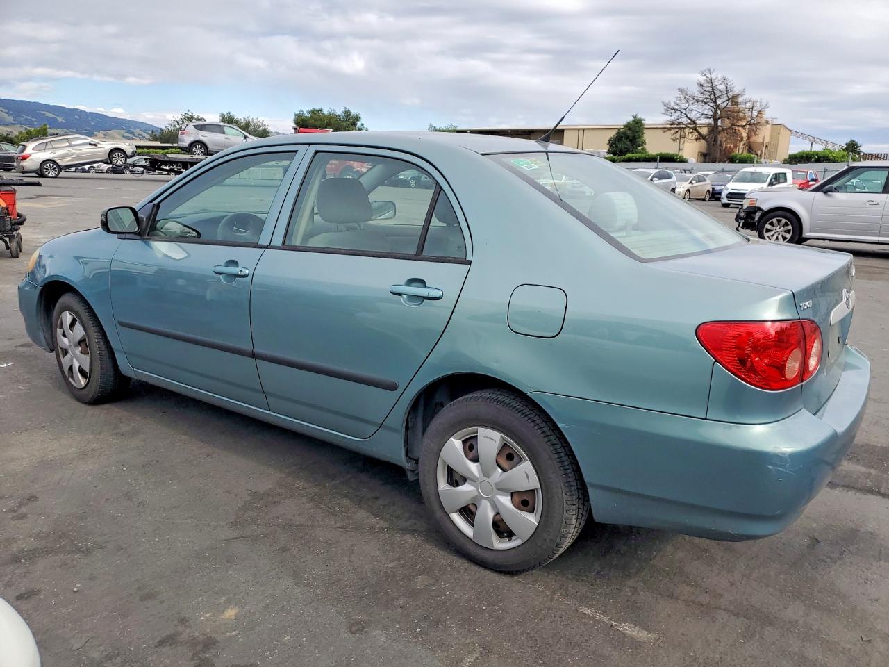 2005 TOYOTA COROLLA CE photo 3