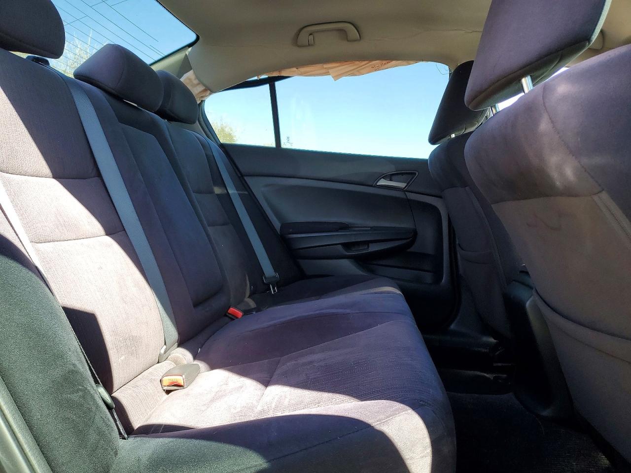 2011 HONDA ACCORD LX photo 19