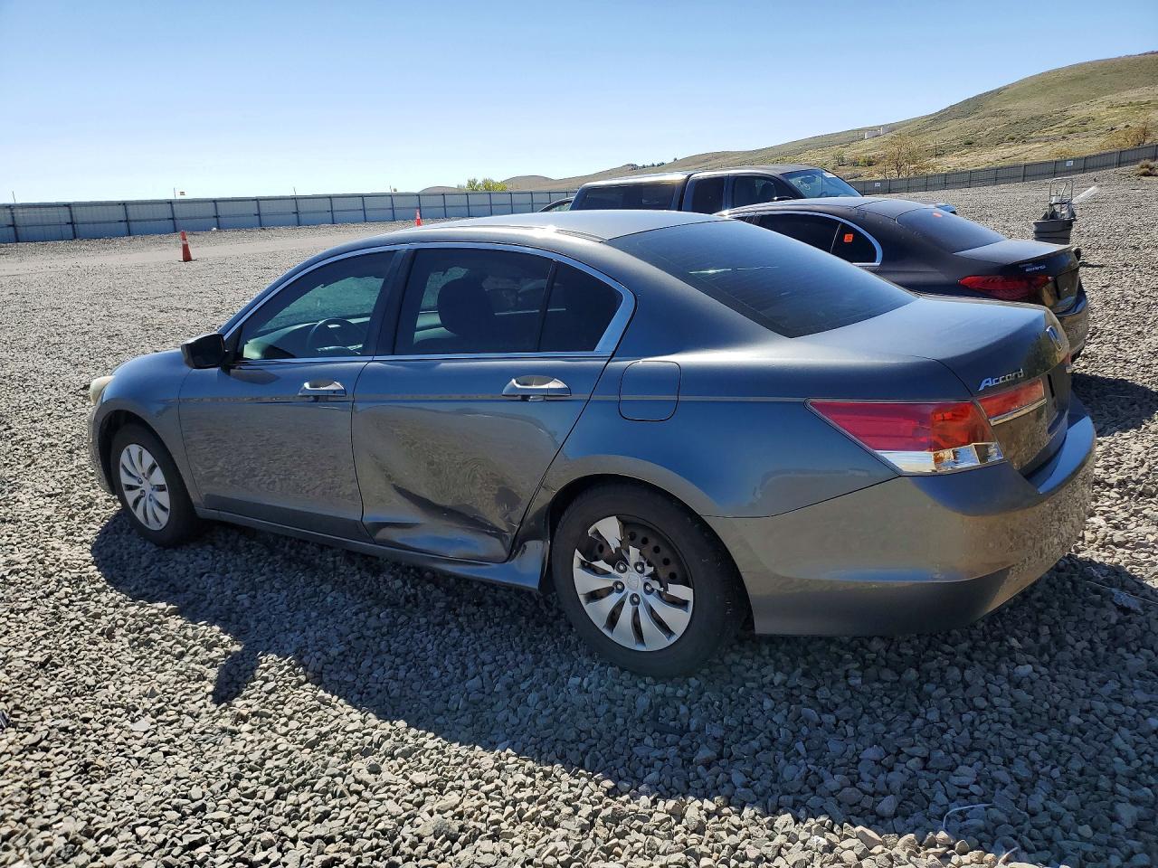 2011 HONDA ACCORD LX photo 3