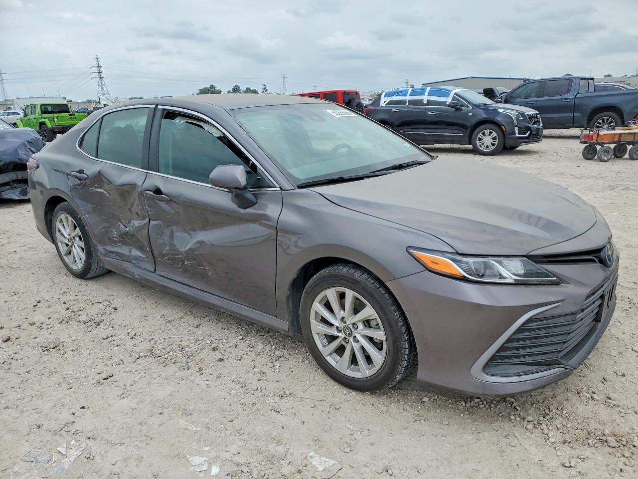 2024 TOYOTA CAMRY LE photo 7