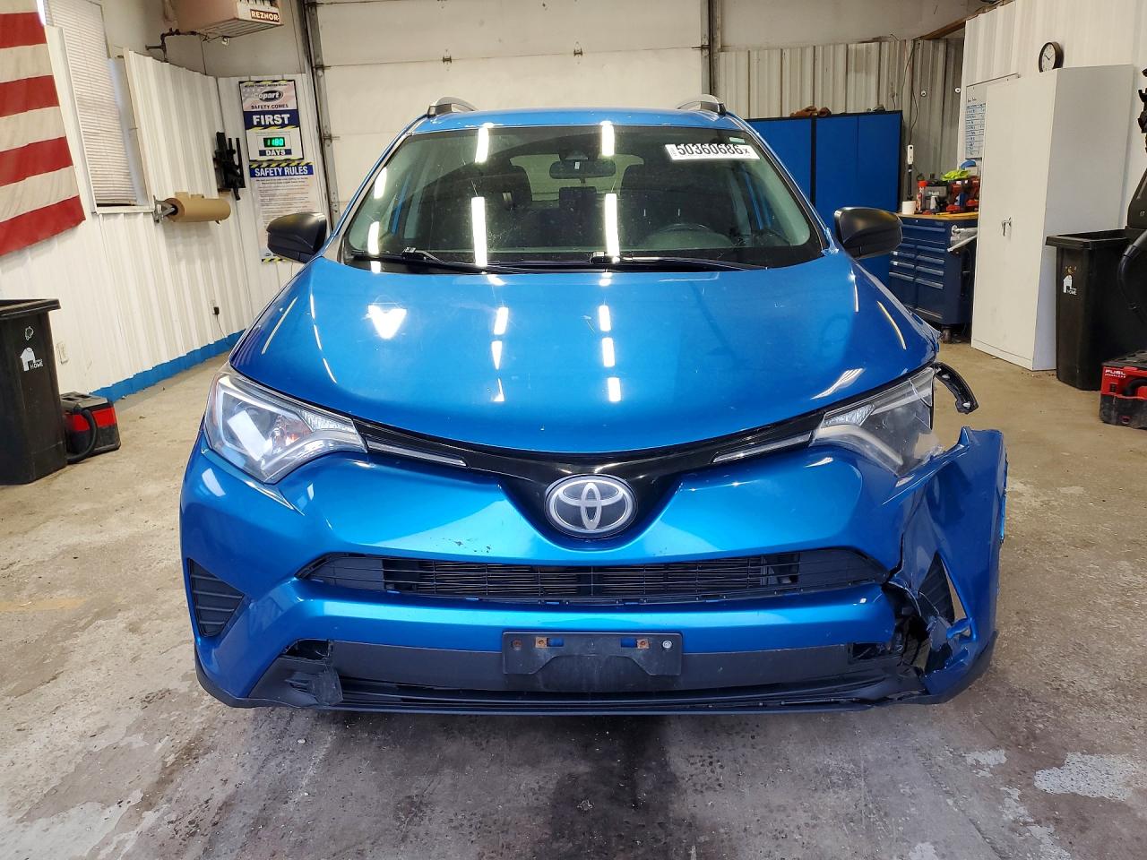 2017 TOYOTA RAV4 LE photo 9