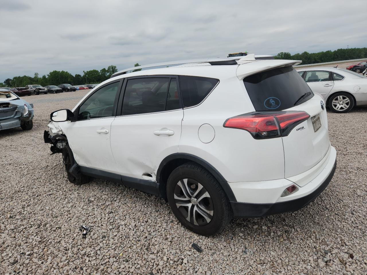 2016 TOYOTA RAV4 LE photo 4