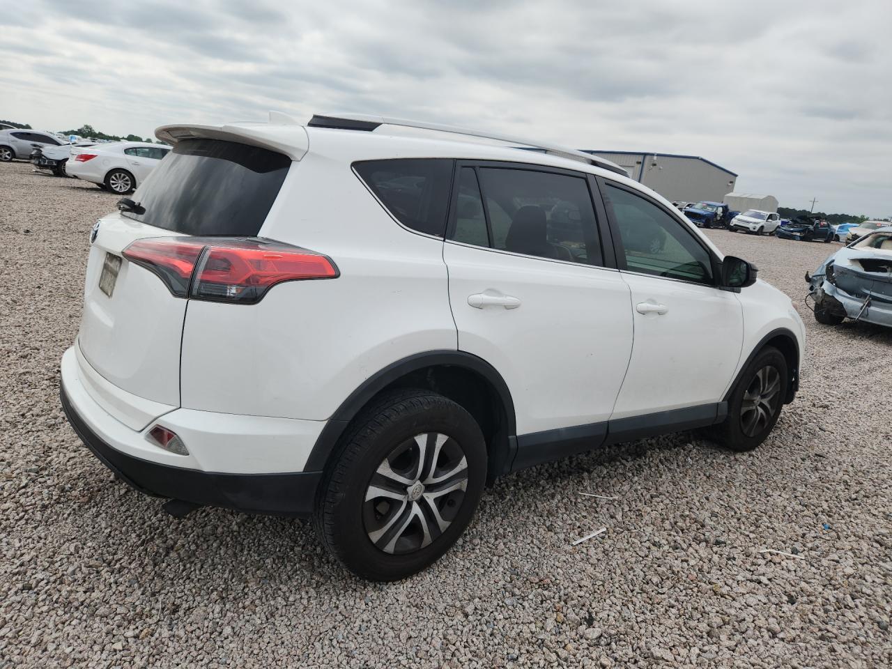 2016 TOYOTA RAV4 LE photo 7