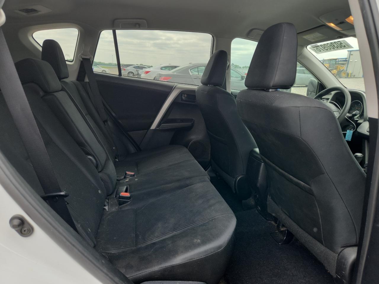 2016 TOYOTA RAV4 LE photo 31