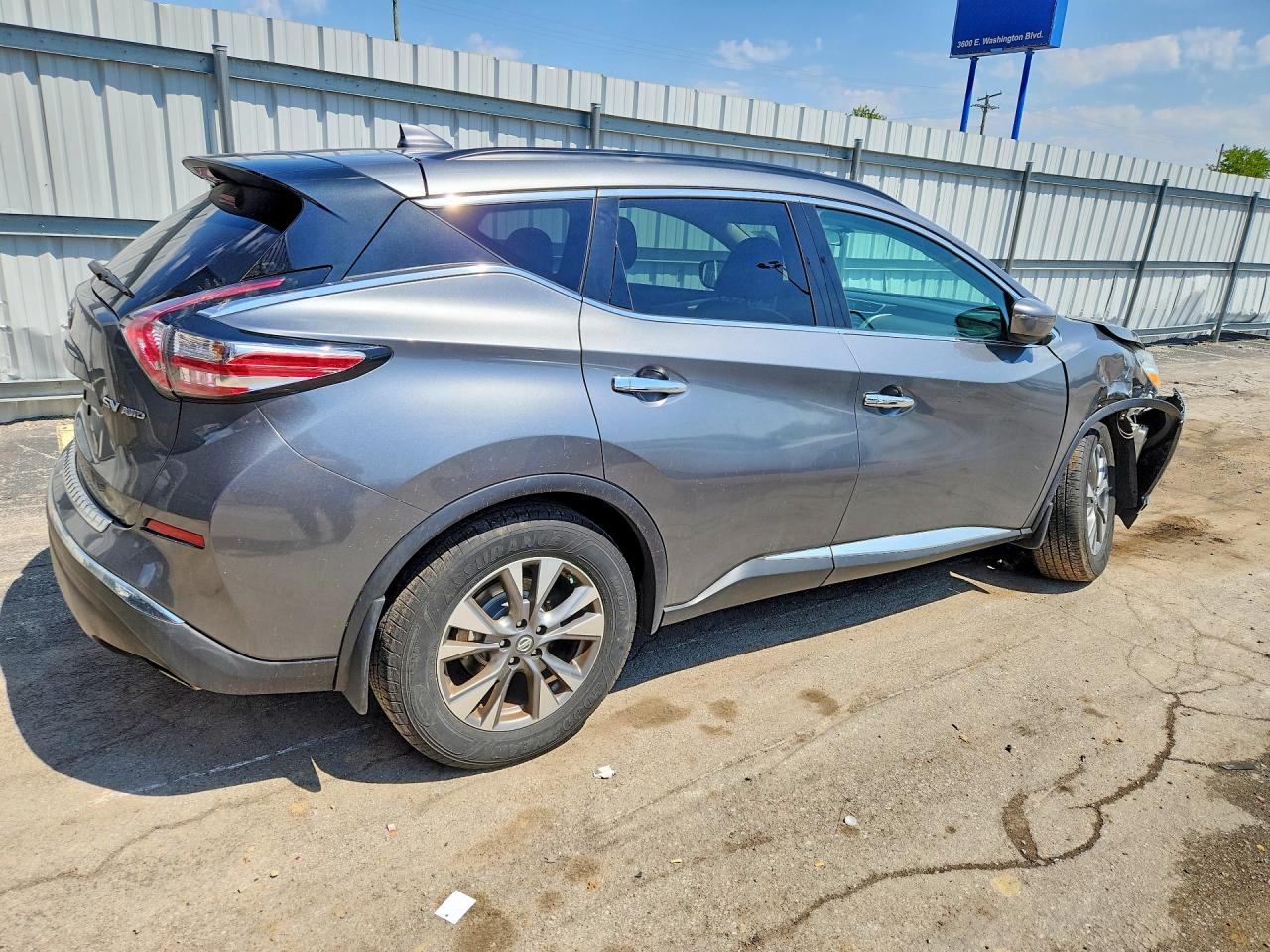2017 NISSAN MURANO SV photo 3