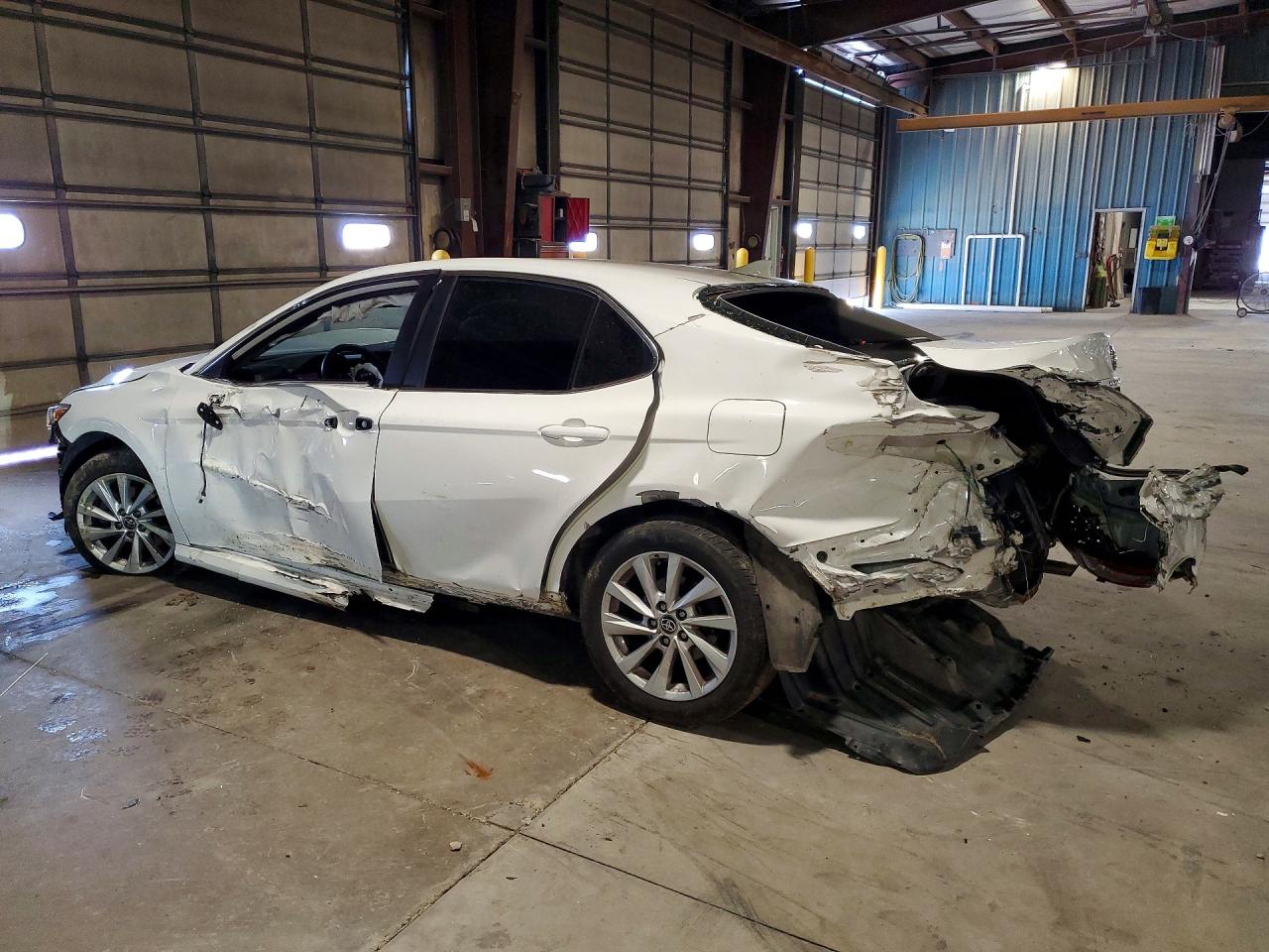 2021 TOYOTA CAMRY LE photo 4