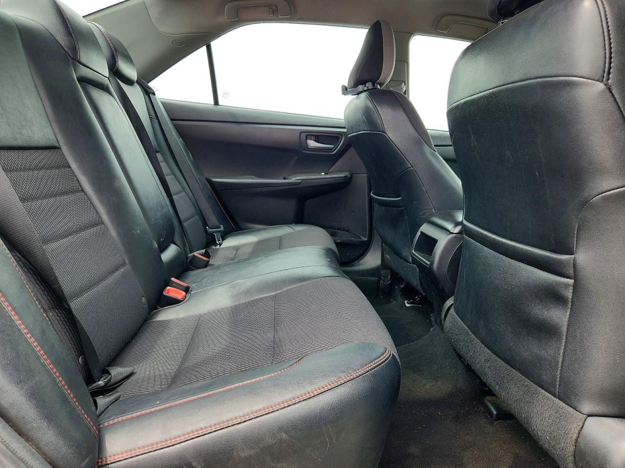 2017 TOYOTA CAMRY SE photo 10