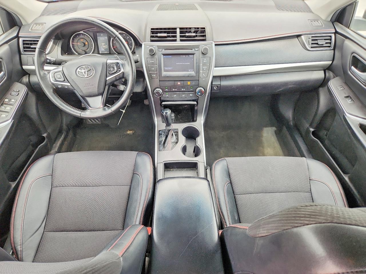 2017 TOYOTA CAMRY SE photo 8