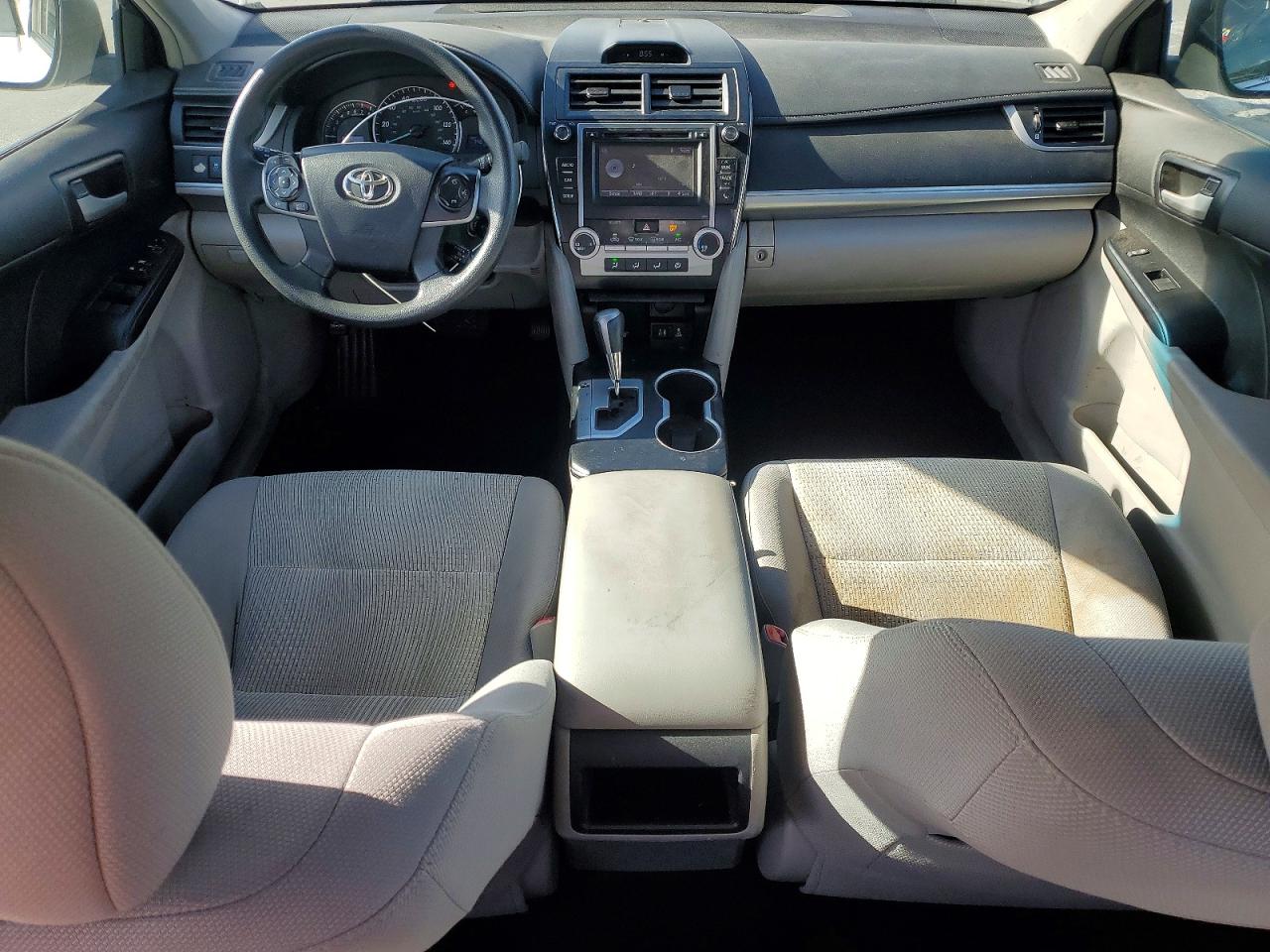 2014 TOYOTA CAMRY LE photo 15