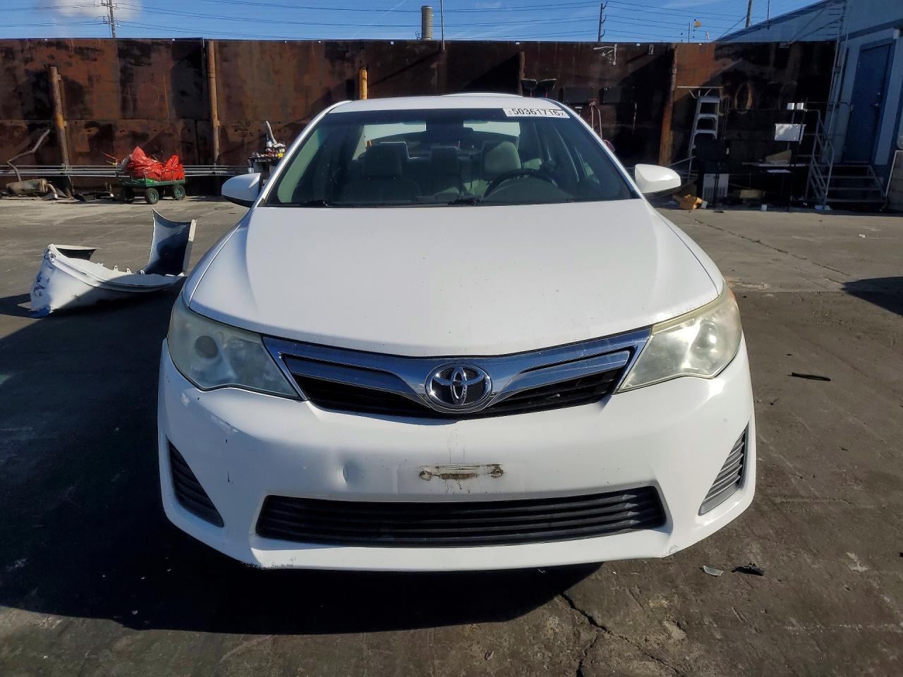 2014 TOYOTA CAMRY LE photo 9