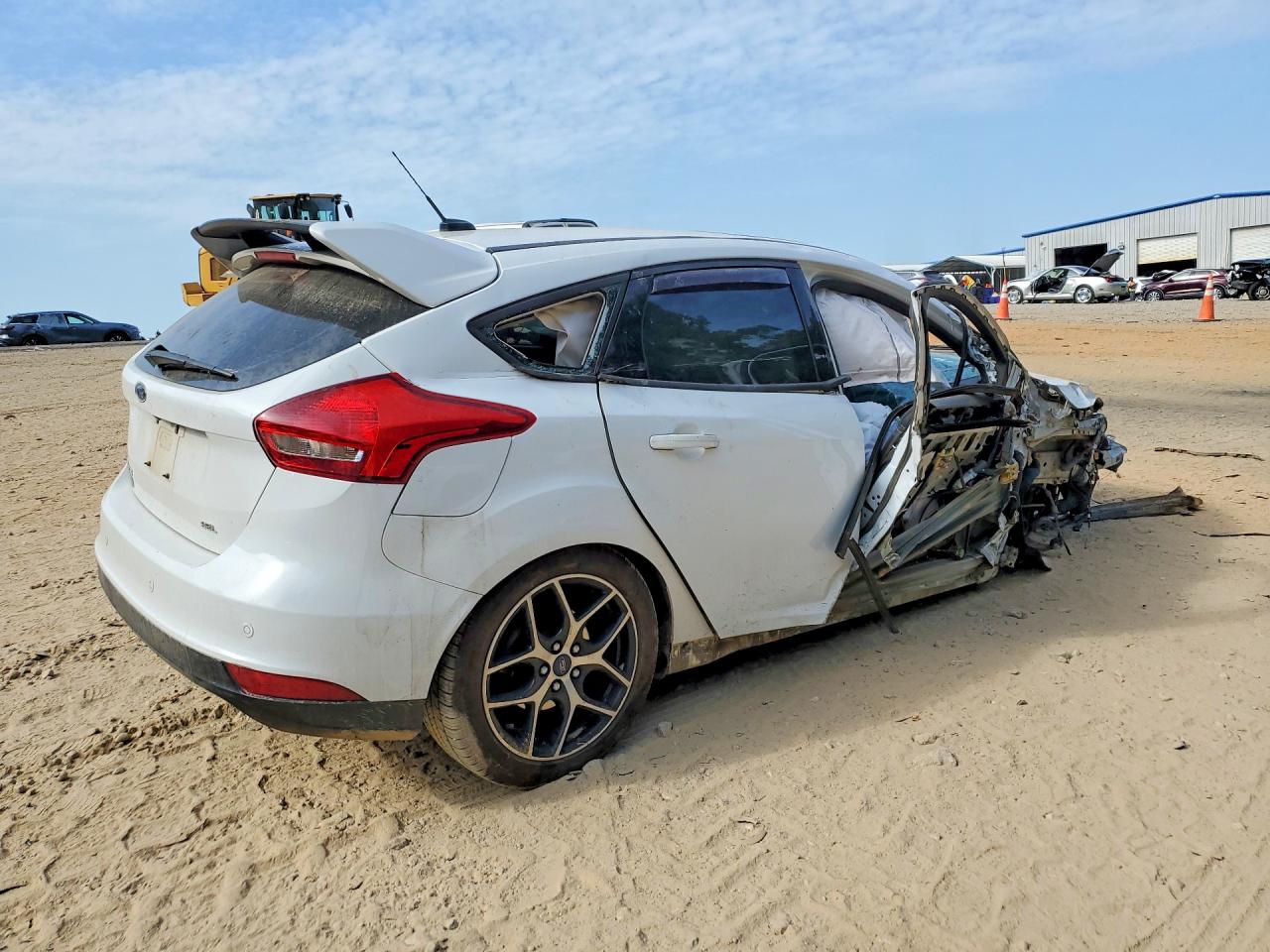 2017 FORD FOCUS SEL photo 3