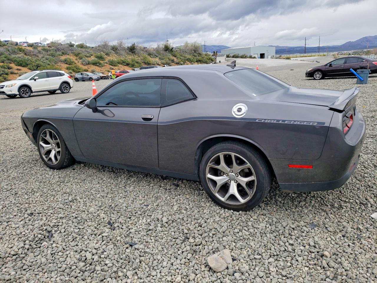 2016 DODGE CHALLENGER SXT photo 3