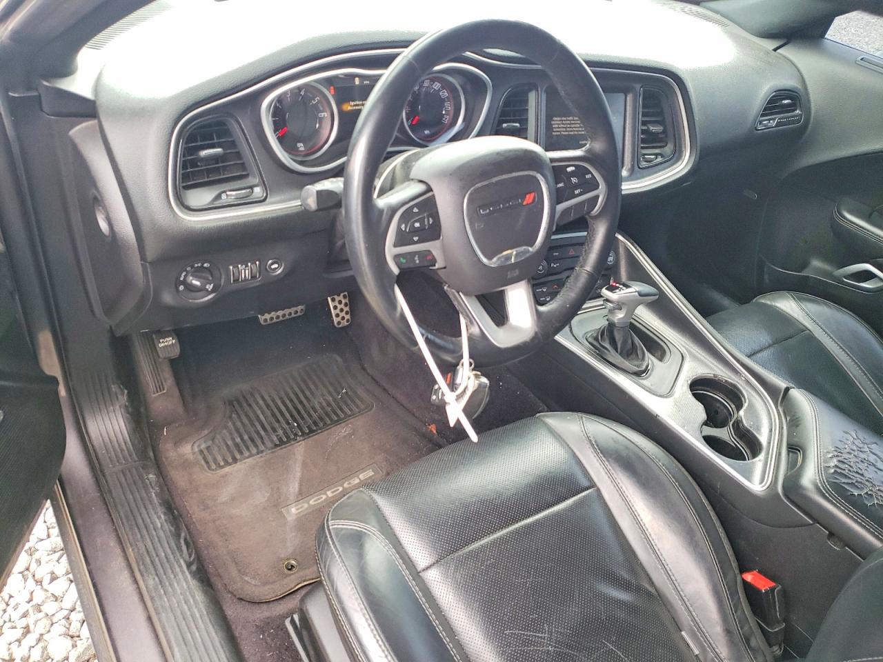 2016 DODGE CHALLENGER SXT photo 15