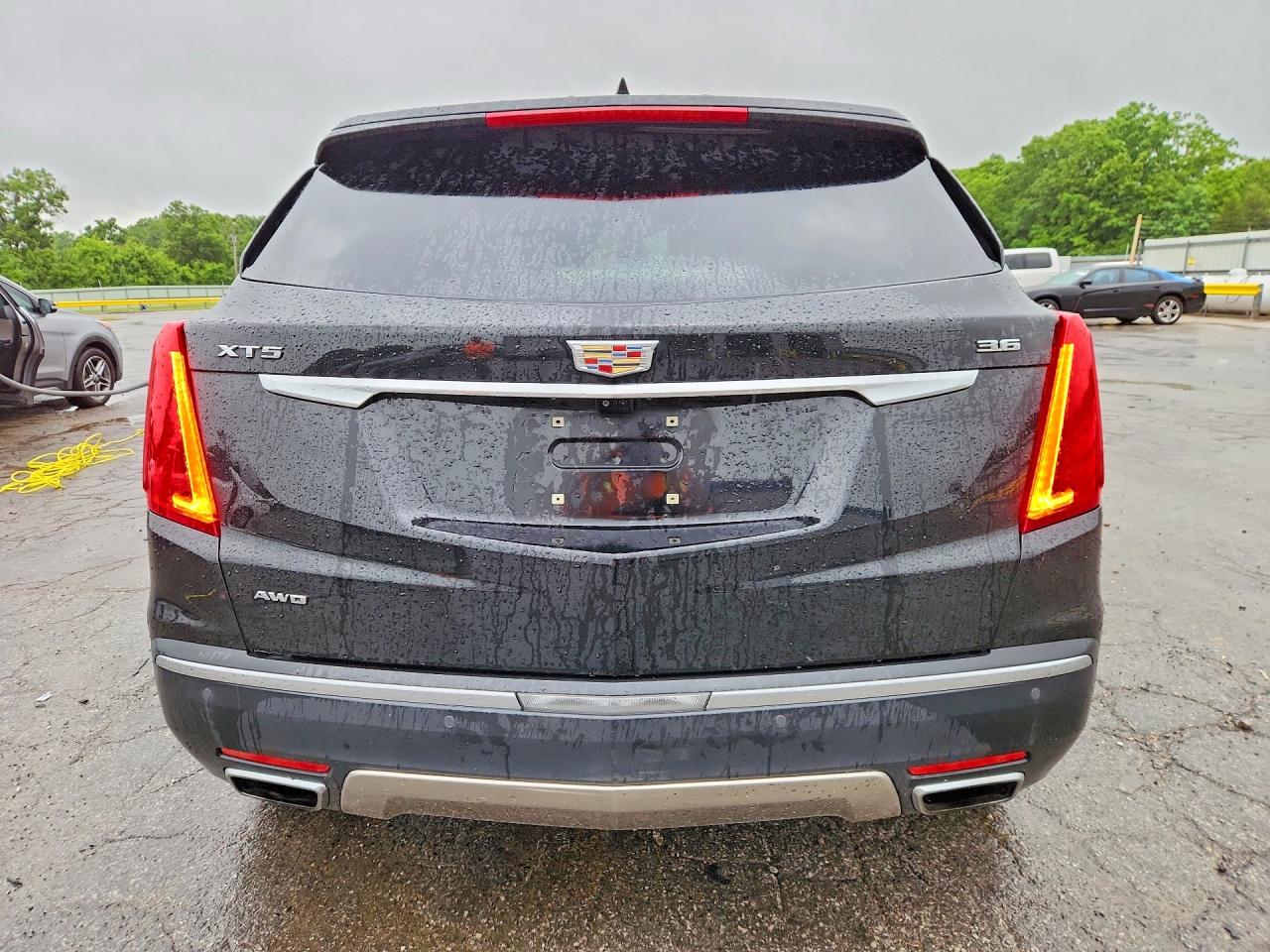 2017 CADILLAC XT5 PLATINUM photo 6