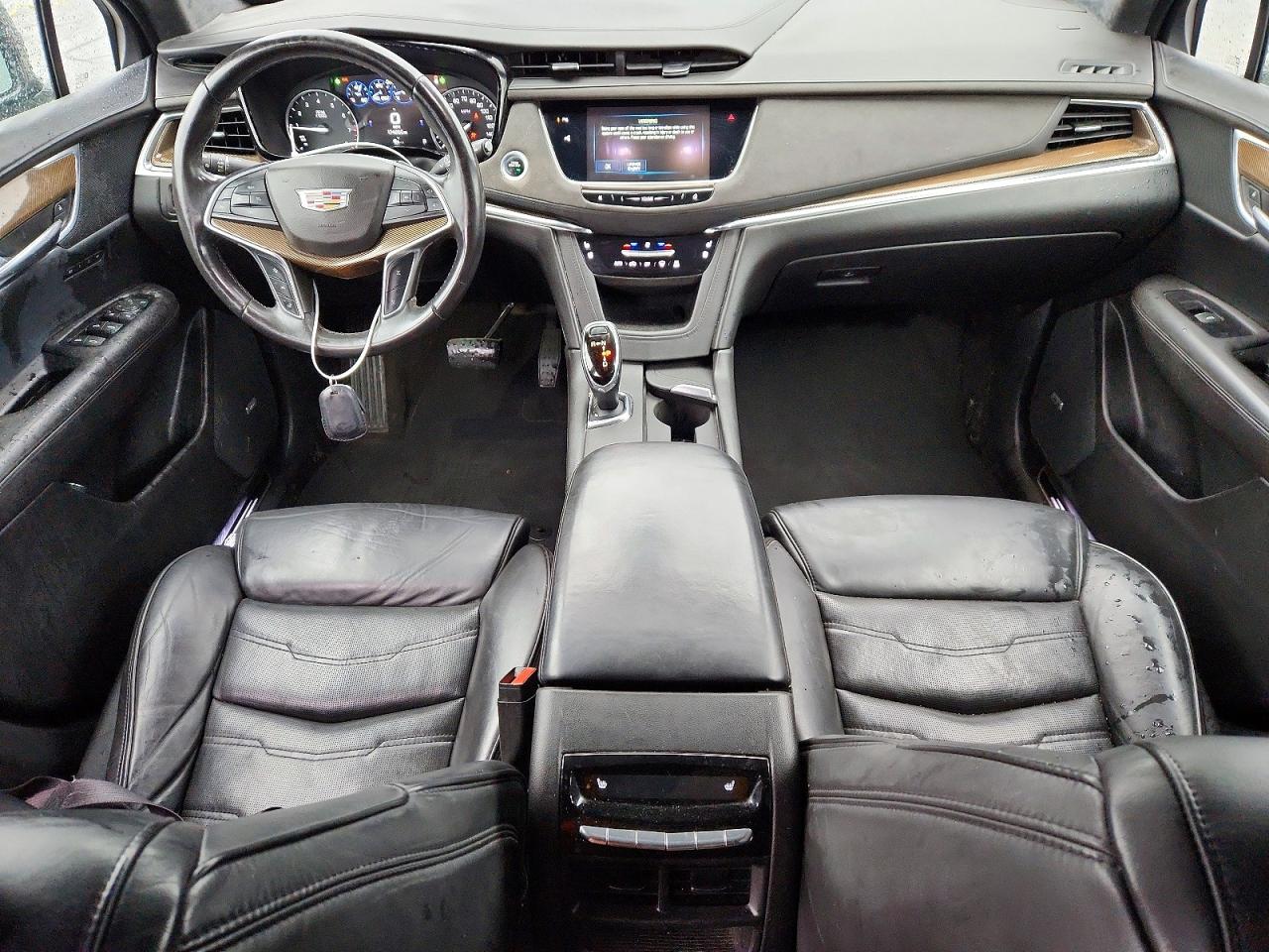 2017 CADILLAC XT5 PLATINUM photo 8