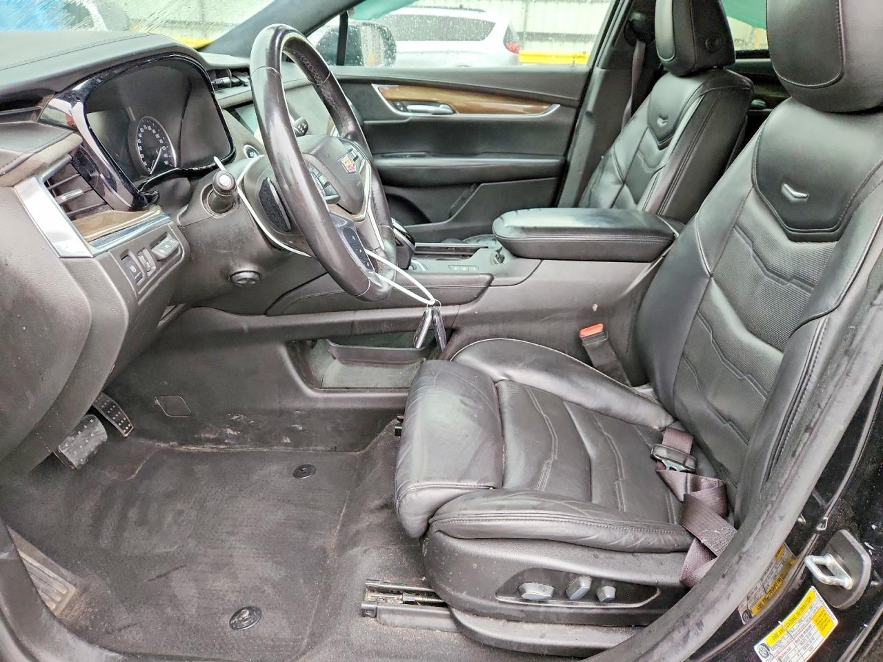 2017 CADILLAC XT5 PLATINUM photo 7