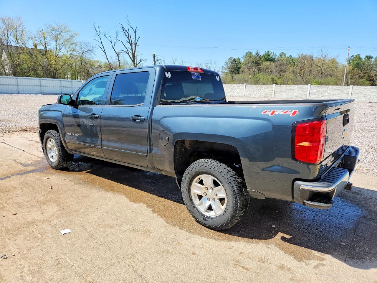 2017 CHEVROLET SILVERADO K1500 LT photo 4