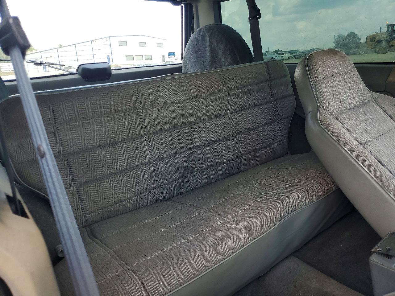 1996 JEEP CHEROKEE SPORT photo 28