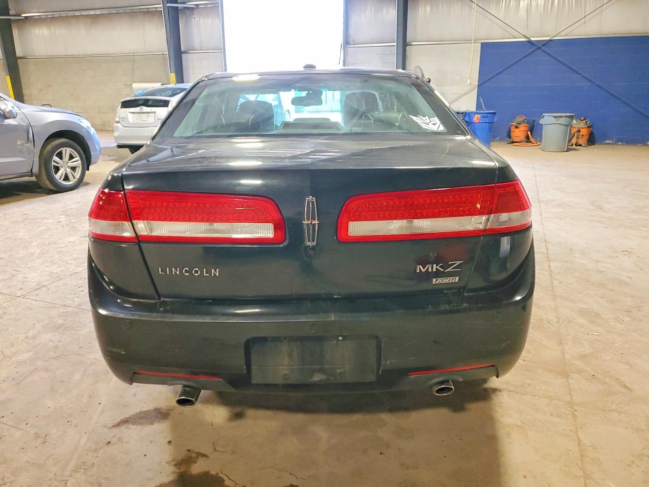 2010 LINCOLN MKZ photo 11