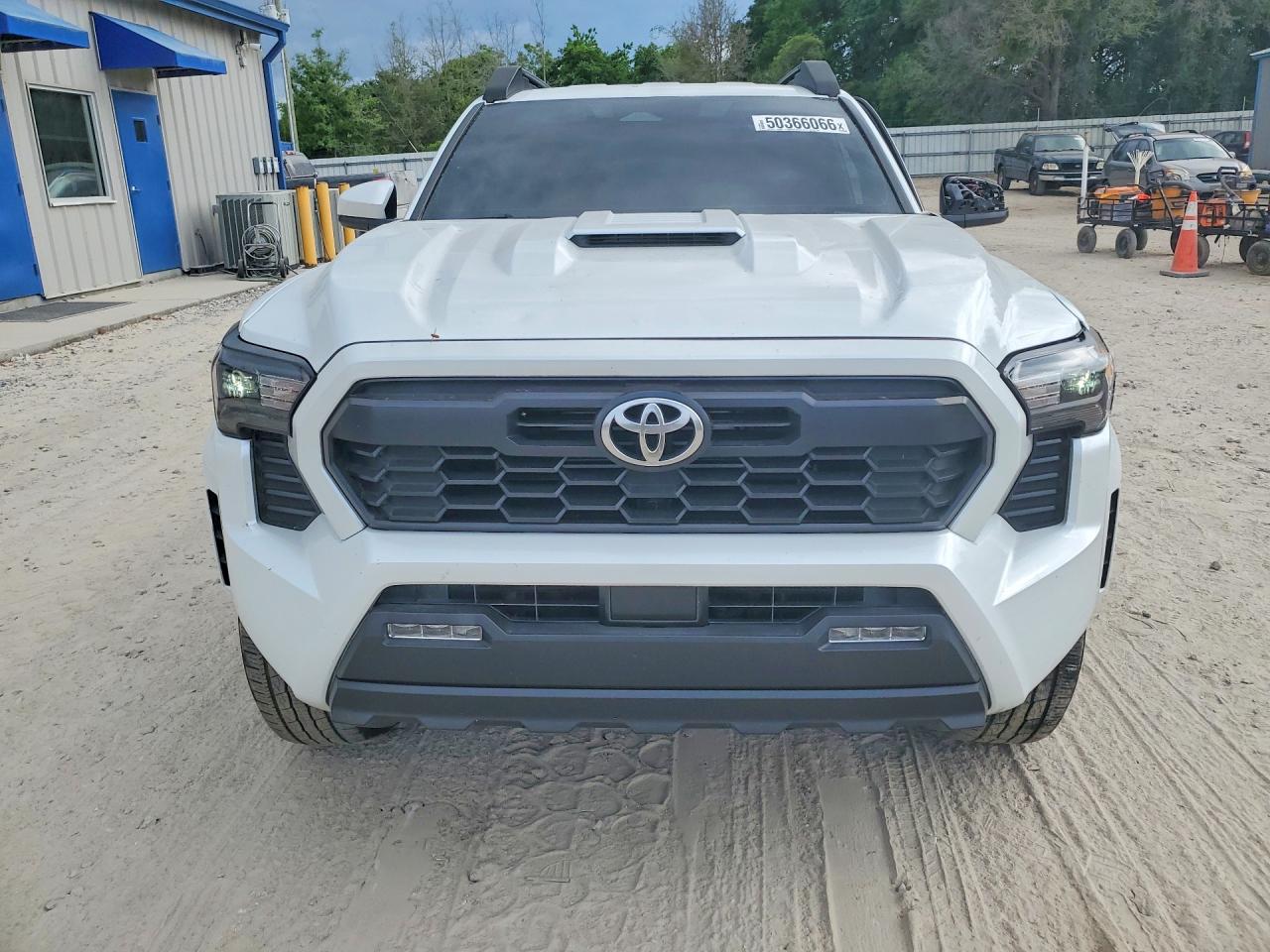 2024 TOYOTA TACOMA TRD SPORT photo 9