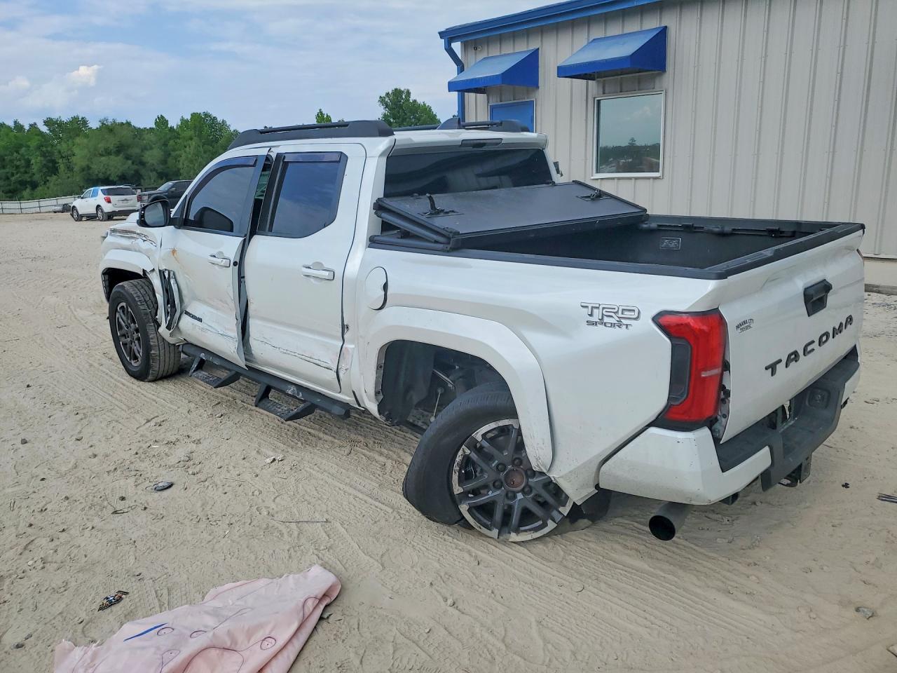 2024 TOYOTA TACOMA TRD SPORT photo 3