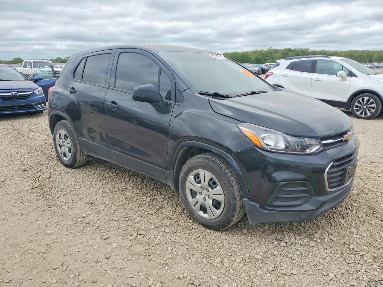 2019 CHEVROLET TRAX LS photo 4