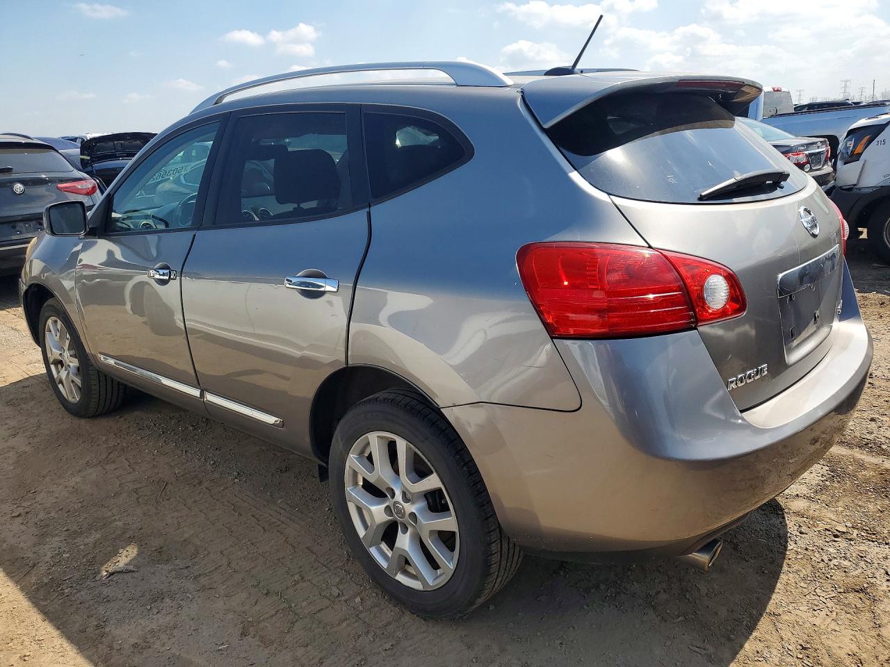 2011 NISSAN ROGUE S photo 3