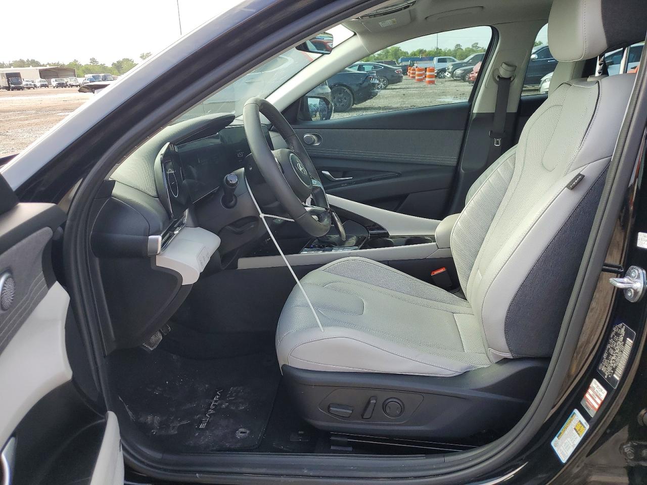 2025 HYUNDAI ELANTRA LIMITED photo 19