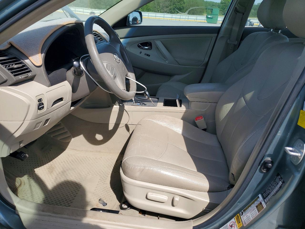 2011 TOYOTA CAMRY LE photo 13