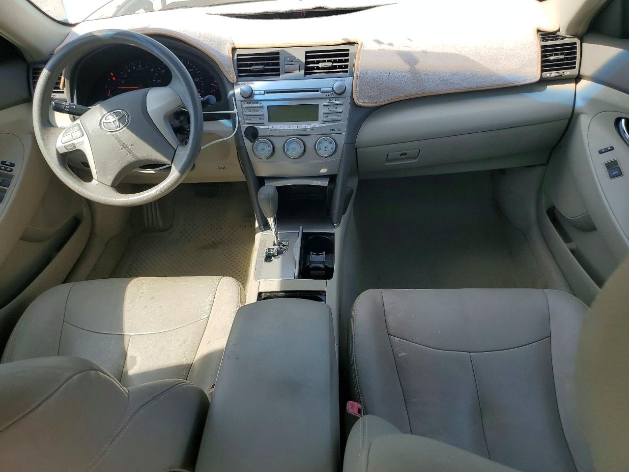 2011 TOYOTA CAMRY LE photo 15