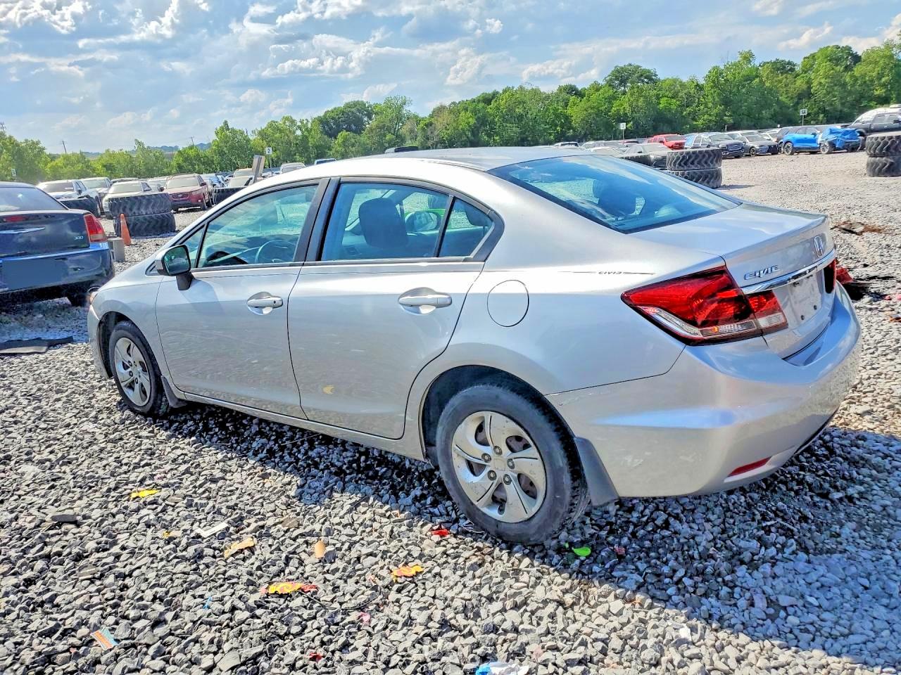 2015 HONDA CIVIC LX photo 4