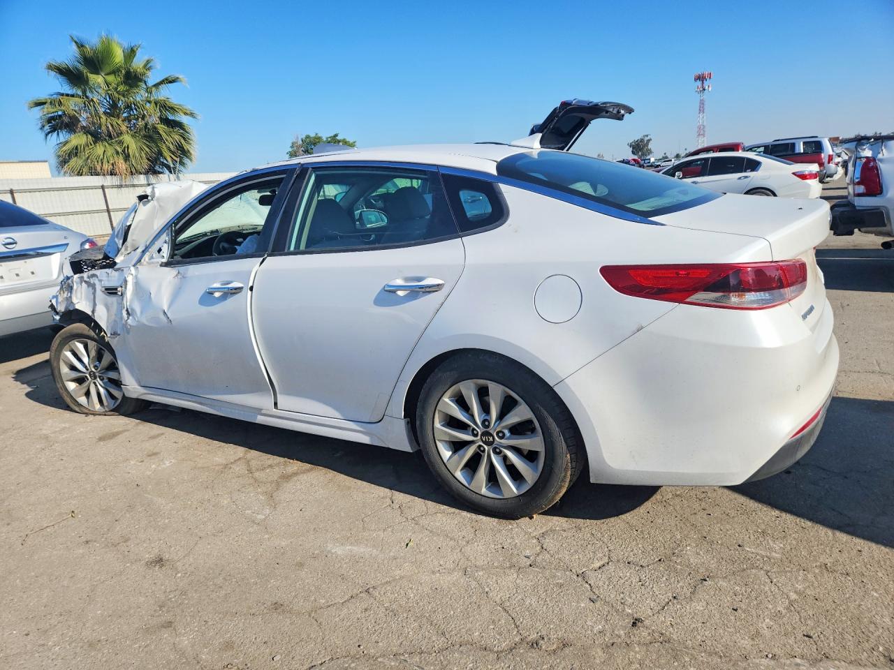 2018 KIA OPTIMA LX photo 4
